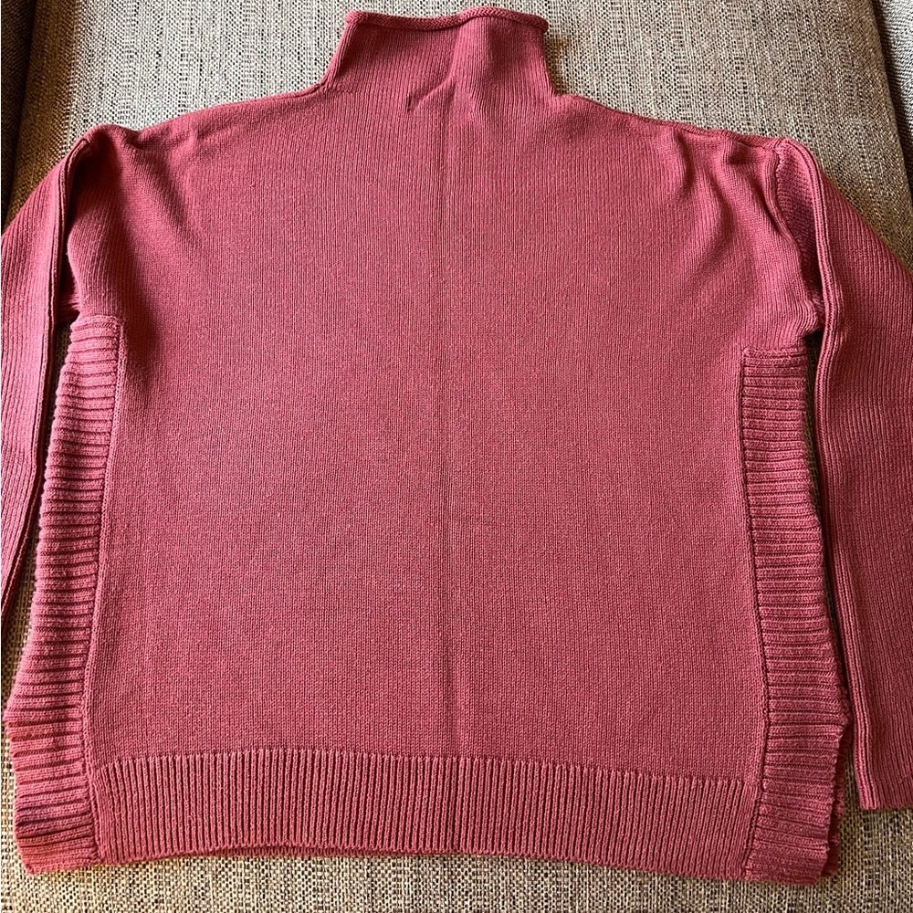 Tahari Dusty Rose Sweater Size L